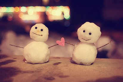 40388-Snow-Couple-Love.jpg