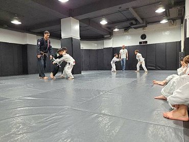 [ 參訪巴柔 ]  BJJ 學童班的專業教練 -  鄭智仁 