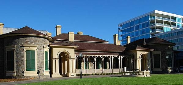 1200px-Ayers_House_-_North_Terrace_-_Adelaide