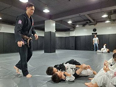 [ 參訪巴柔 ]  BJJ 學童班的專業教練 -  鄭智仁 