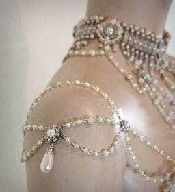 shoulder_epaulettes_bridal_jewelry_accessories_pearls_rhinestones_efrat_davidsohn_1920_inspiration_shoulders_necklace_wedding_jewelry_ooak_f15f2c68