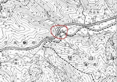 明治年間龜崙嶺(桃園龜山)舊鐵道影像「摯電號」馬鞍樣式水櫃式