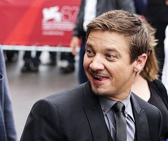 Jeremy+Renner (16).jpg