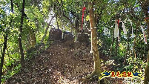 石碇摸乳巷古道溪邊寮山西帽子岩出山羊洞步道口 (15).jpg