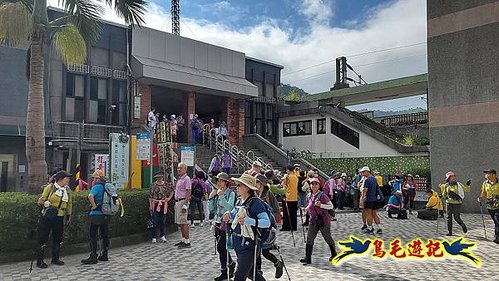 石笋古道-南草山-草山南峰下黃金神社步道 (1).jpg