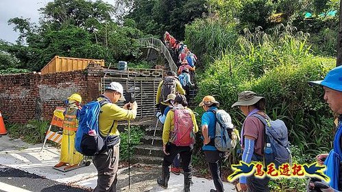 石笋古道-南草山-草山南峰下黃金神社步道 (2).jpg