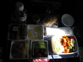 媽媽的飛機餐，素食餐據說挺好吃