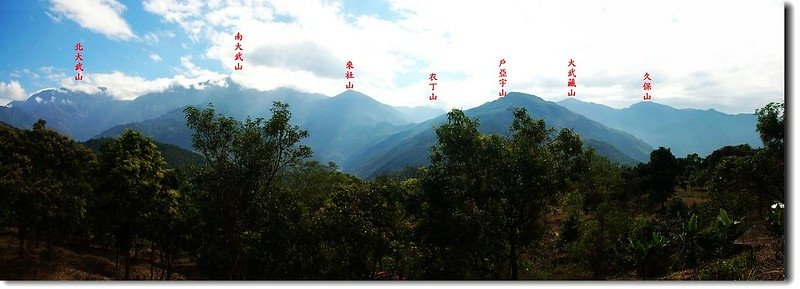 逍遙山莊東望群山