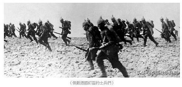 法國亞德里安鋼盔1915年/普魯士軍盔在1842年“尖頂帽”
