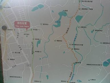 [桃園旅遊]石門大圳綠色廊道平鎮區內鎮興段步道，俯瞰大圳水流