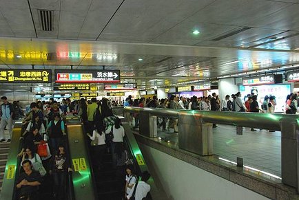 1920px-Taipei_Main_Station_Concourse_B2.jpeg