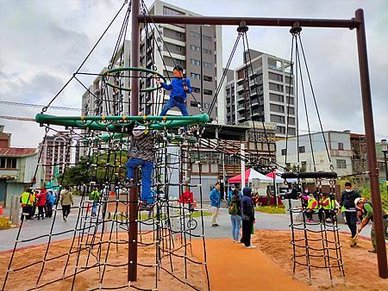 [新北旅遊]民眾網路票選兒童遊樂載具的公園，三角龍遐想場域、