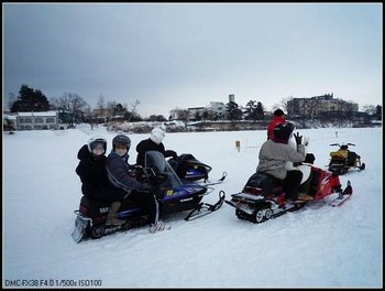 雪上摩托車.JPG