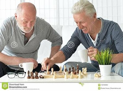 下棋的老人-103760962.jpg