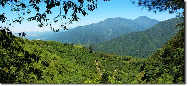 橫屏山北眺關刀山、守城大山