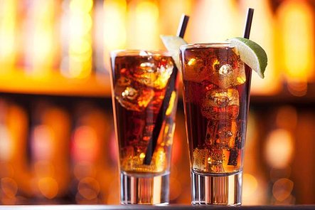 Long-Island-Ice-Tea-iStockphoto_000022388349_Medium.jpg