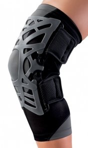 knee brace.jpg