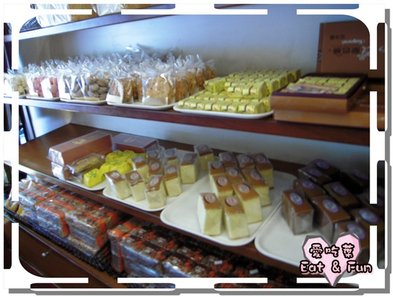 還兼賣小蛋糕、餅乾