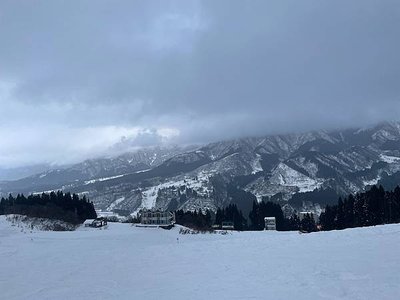 23/24雪季 -- 雪齡四天就越級打怪 (石打丸山滑雪場)