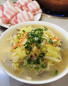 大宴小酌：前經濟部長也聞香的酸菜白肉鍋（大連風味館）