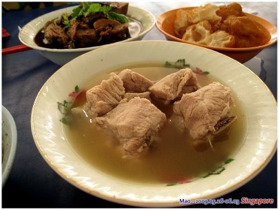 主角-肉骨茶  湯真的很香!!