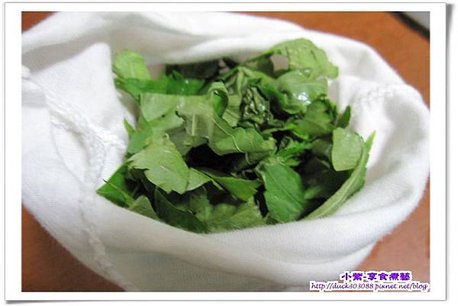 消暑退火的『地瓜吻魚麻薏羹湯』(前置處理超費時~料理簡單又美