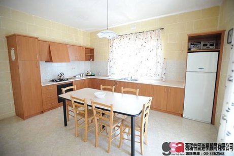 LAL GOZO kitchen