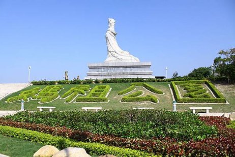 媽祖公園上方媽祖神像