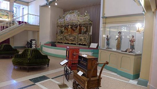 P1100182-2048.jpg