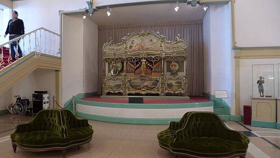 P1100187-2048.jpg