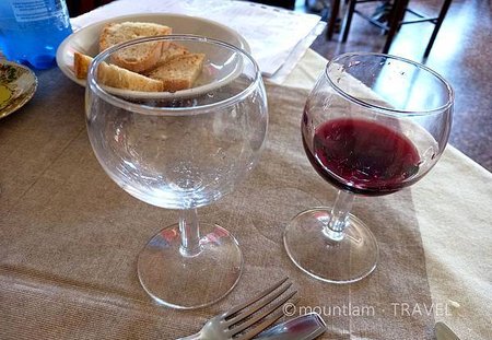 意大利小鎮tuscany montalcino遊記Brunello紅酒之旅餐廳推薦il moro