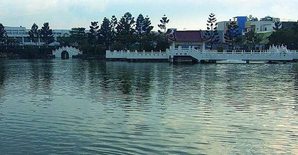 湖邊美景