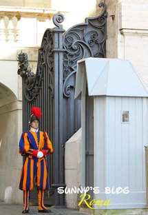 Vatican Guards01.jpg