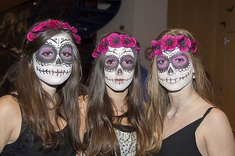 masked-ball-1176145_960_720.jpg