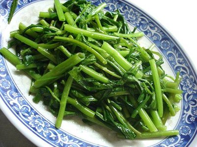 燙青菜25元，是有比市面30元的份量小沒錯