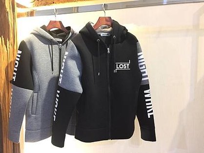 ea正韓國男裝太空棉袖印字黑灰拼接連帽棒球外套 (6).jpg