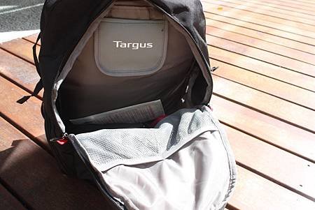 Targus-Revolution Shift 黑石後背包 17&quot;(TSB280AP) 第二層