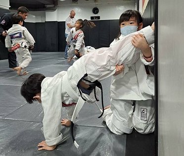 [ 參訪巴柔 ]  BJJ 學童班的專業教練 -  鄭智仁 