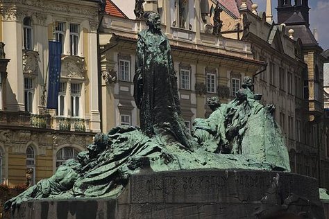 JanHusMonumentPragueOTS