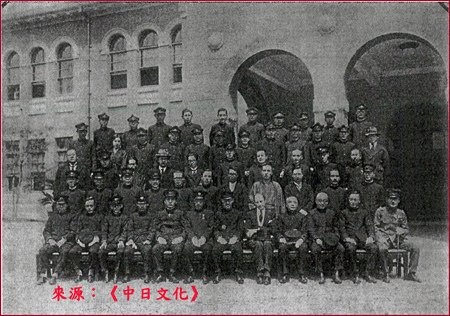 「大森政壽」是歷史上第一位考上台北帝大的女學生1931 年。