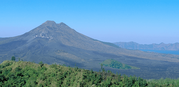 峇里島金塔曼尼火山.png