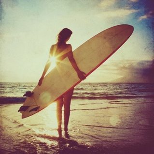 girl-sea-separate-with-comma-sun-sunshine-Favim.com-143507