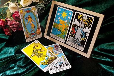 tarot-3691074_1280.jpg