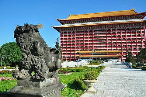 觀音亭門口雌雄石獅一對是在光緒1887年間興建媽宮總鎮署（今