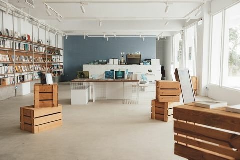 基隆太平青鳥書局-全台最美海景書店-基隆太平國小廢棄校園大變