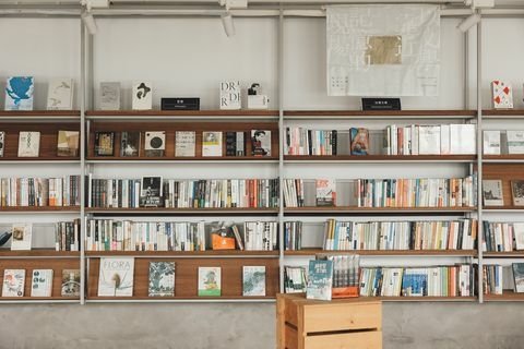 基隆太平青鳥書局-全台最美海景書店-基隆太平國小廢棄校園大變