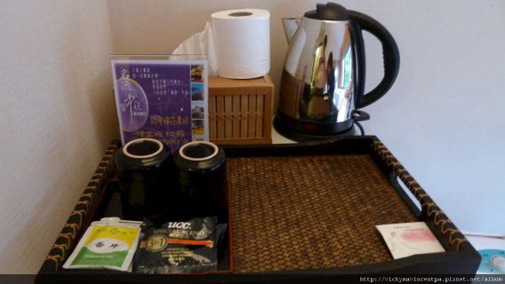 冰箱上免費的茶包&amp;即溶咖啡