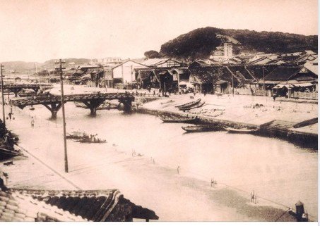 老照片/臺灣日日新報社原為落成於1908年的二層樓建築，19