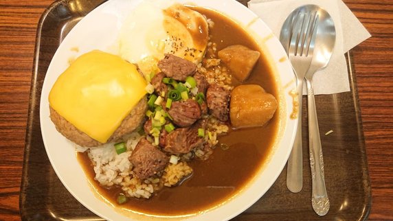 牛肉起司6盎司漢堡排+骰子牛 咖哩.JPG