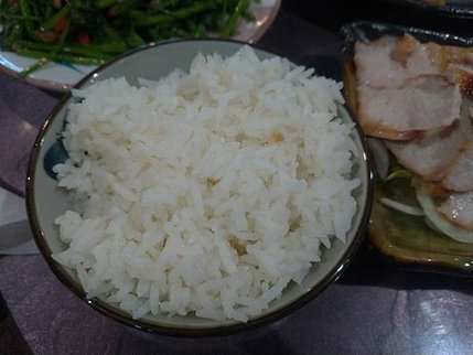 【基隆美食】泰味豐，好入口的泰式料理！打拋肉下飯、月亮蝦餅必